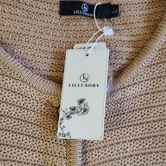 Lillusory Women's Tan Sweater NWT Size Large - Picture 3 of 8